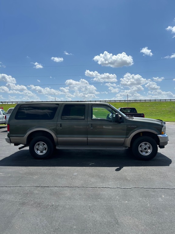 2002 Ford Excursion Image 3