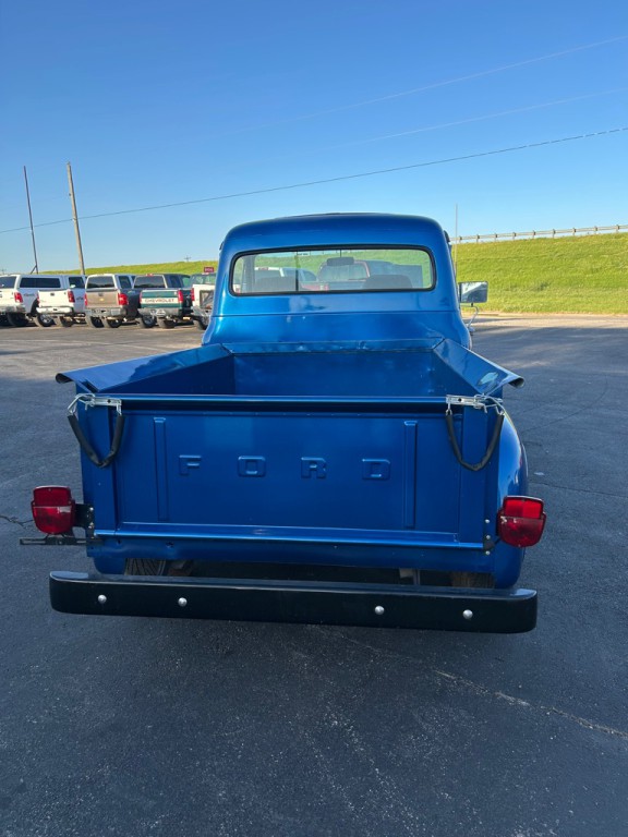 1955 Ford F-100 Image 4