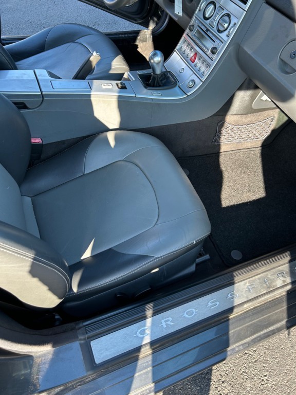 2005 Chrysler Crossfire Image 6