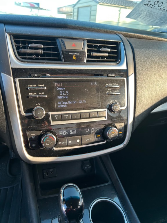 2018 Nissan Altima Image 10