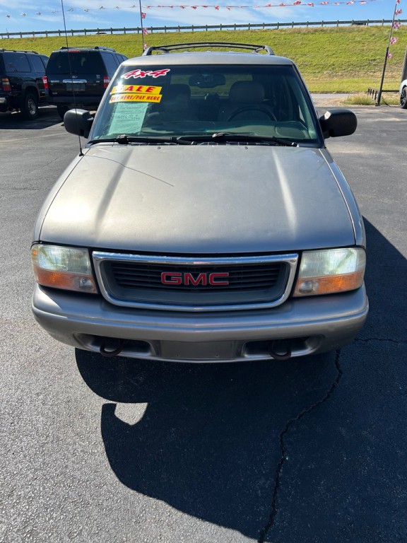 2001 GMC Jimmy Image 2