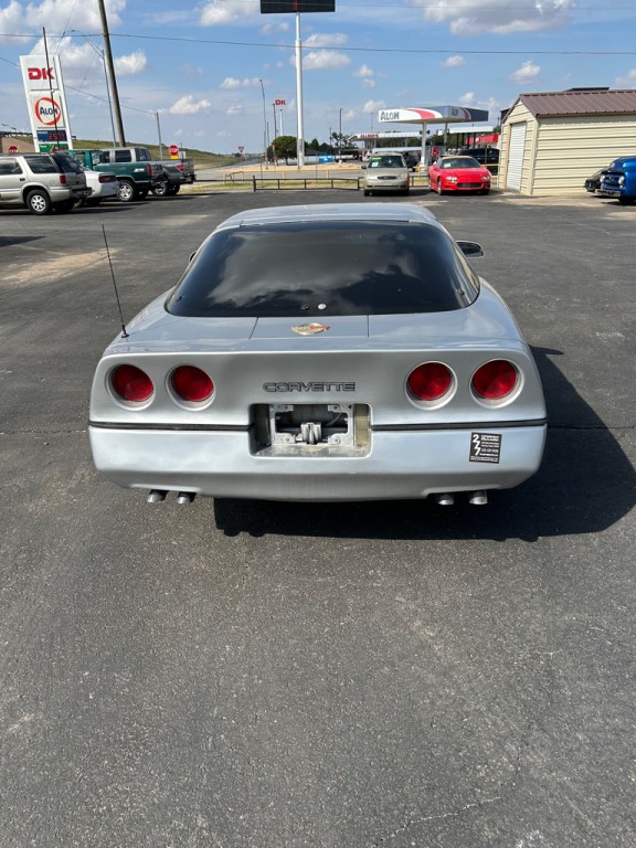 1984 Chevrolet Corvette Image 4
