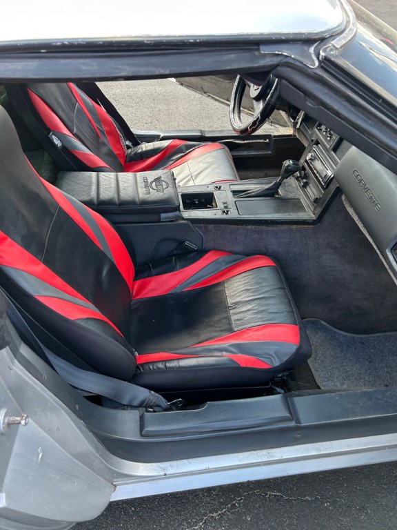 1984 Chevrolet Corvette Image 7