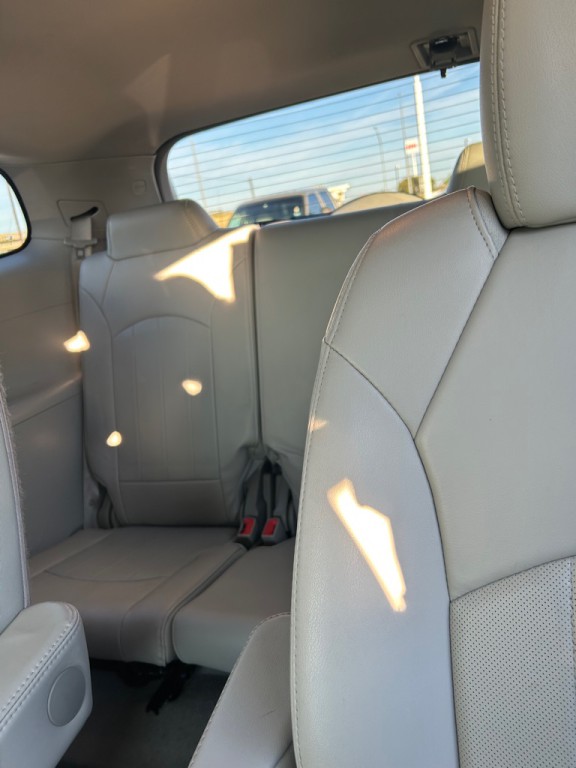 2016 Buick Enclave Image 9