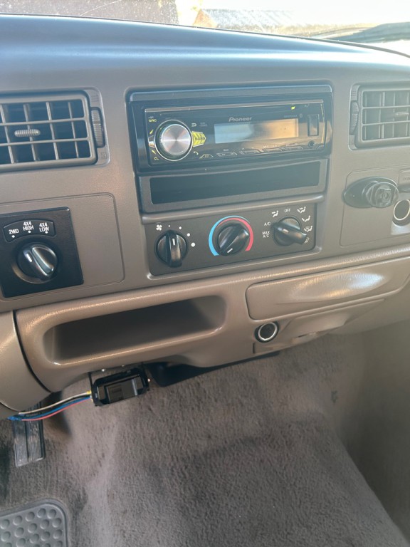 2000 Ford F-250 Image 11