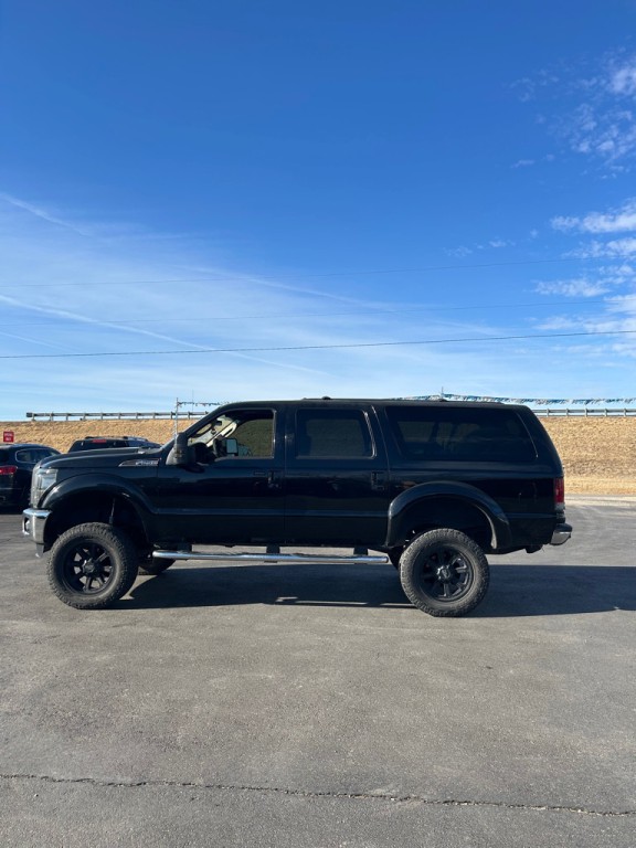 2003 Ford Excursion Image 1