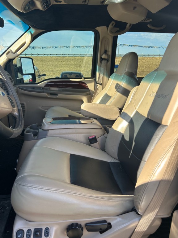 2003 Ford Excursion Image 5