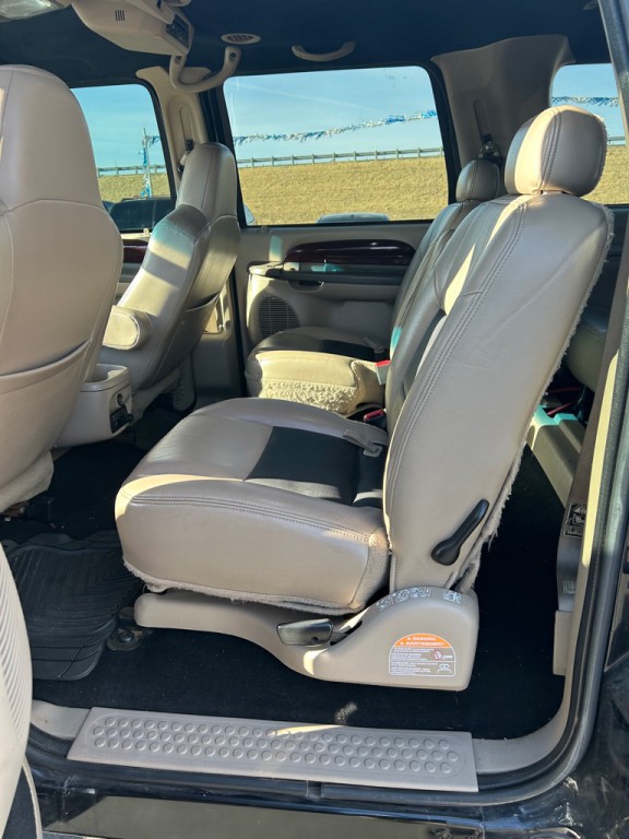 2003 Ford Excursion Image 6