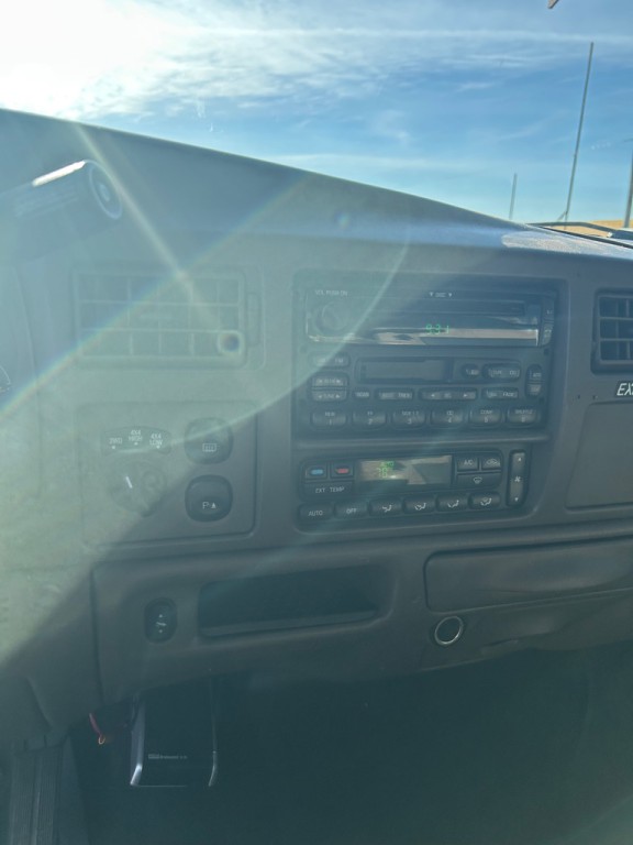 2003 Ford Excursion Image 13