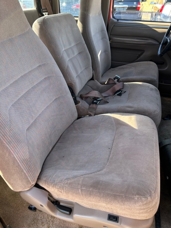 1995 Ford F-150 Image 11