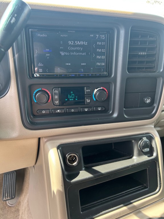 2005 GMC Yukon Image 12