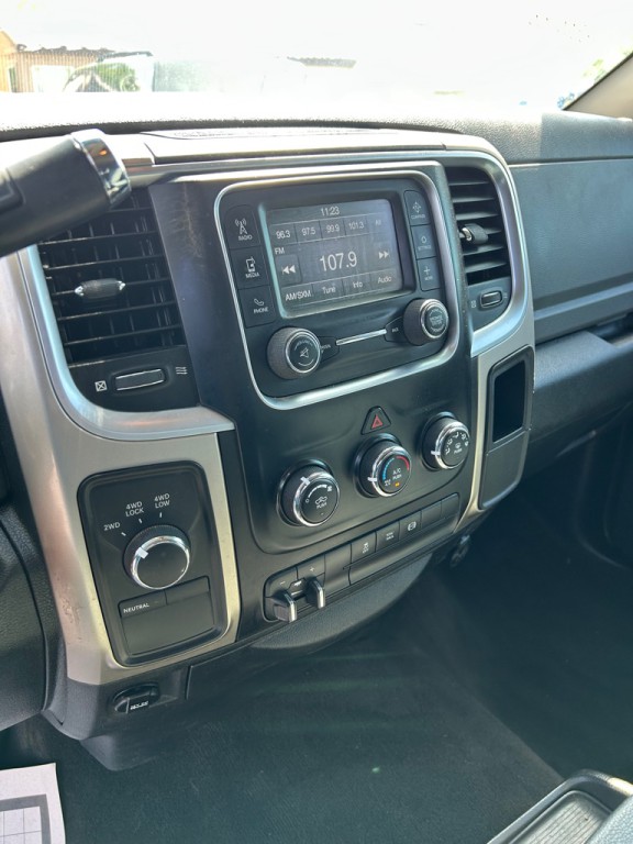 2015 RAM 2500 Image 12