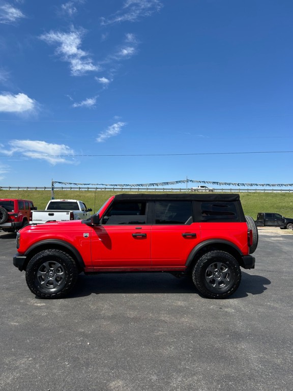 2021 Ford Bronco Image 1