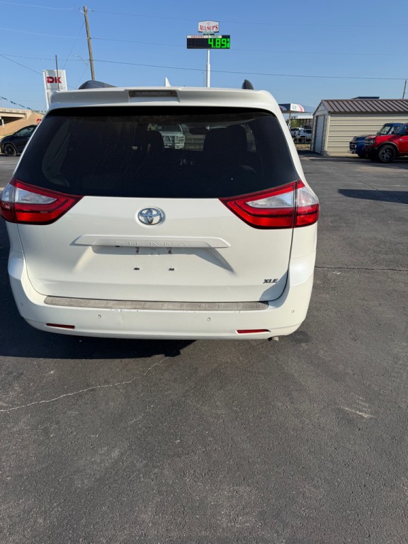 2019 Toyota Sienna Image 4