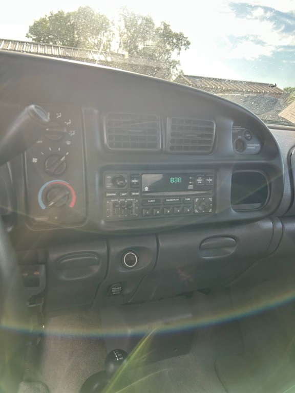 2001 Dodge Ram 2500 Image 9