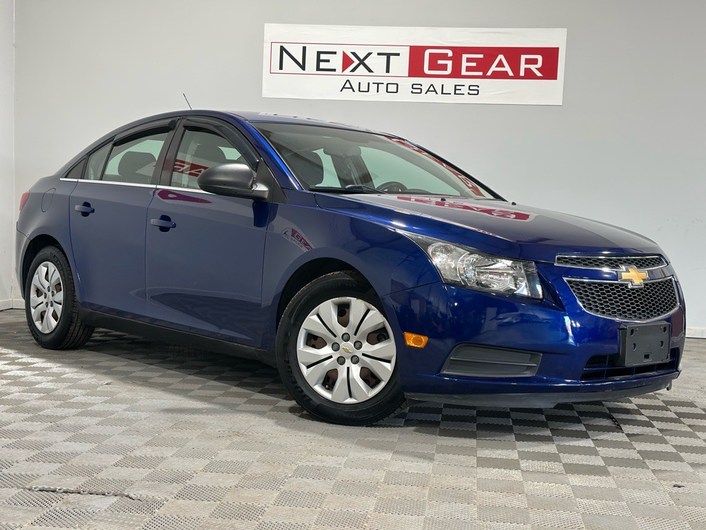2012 Chevrolet Cruze Image 1