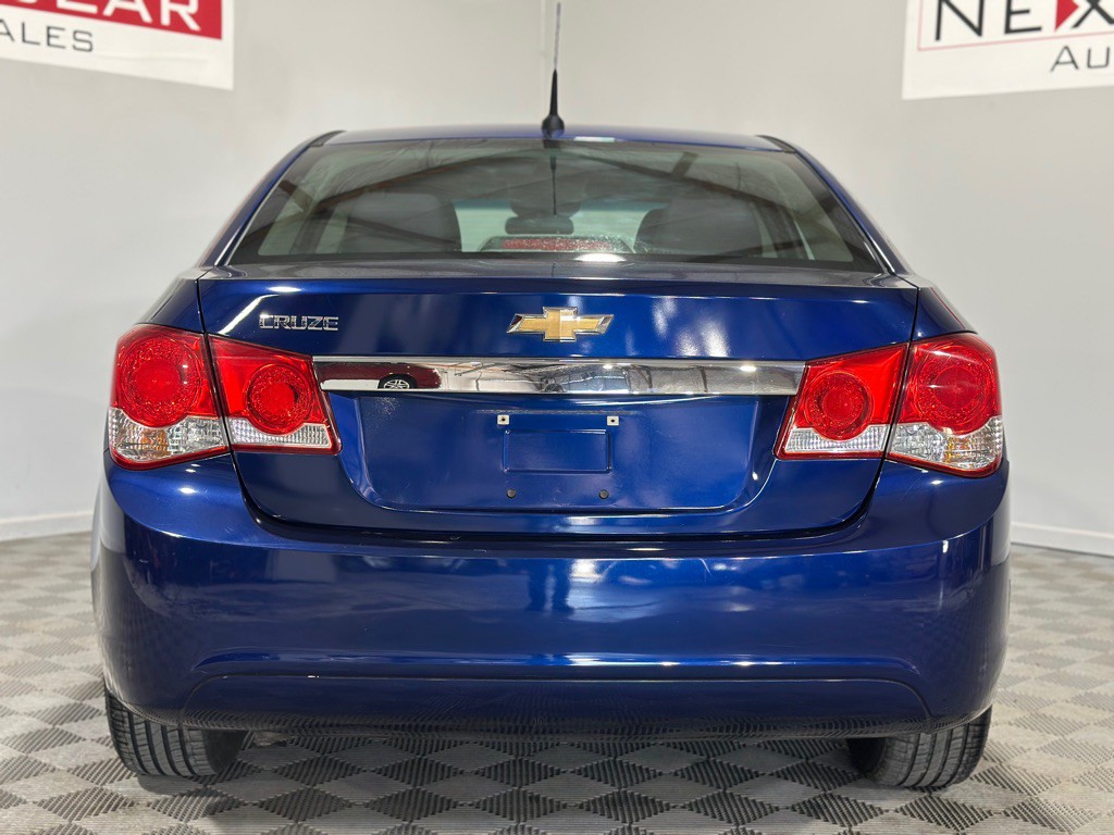 2012 Chevrolet Cruze Image 8