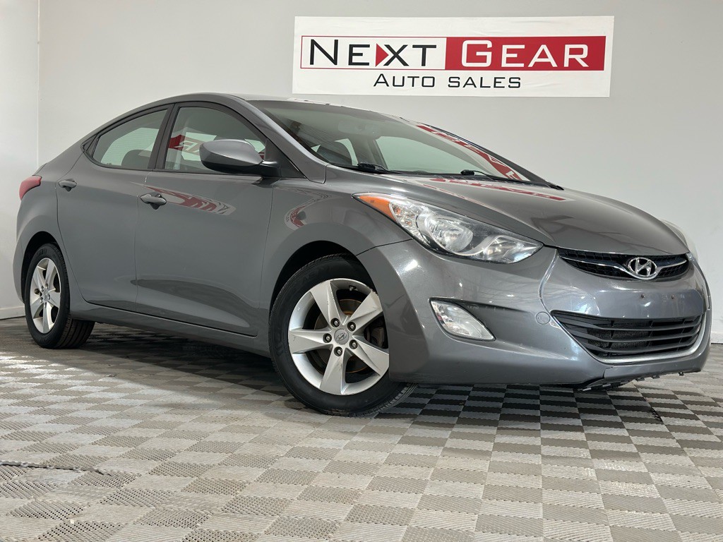 2013 Hyundai Elantra Image 1