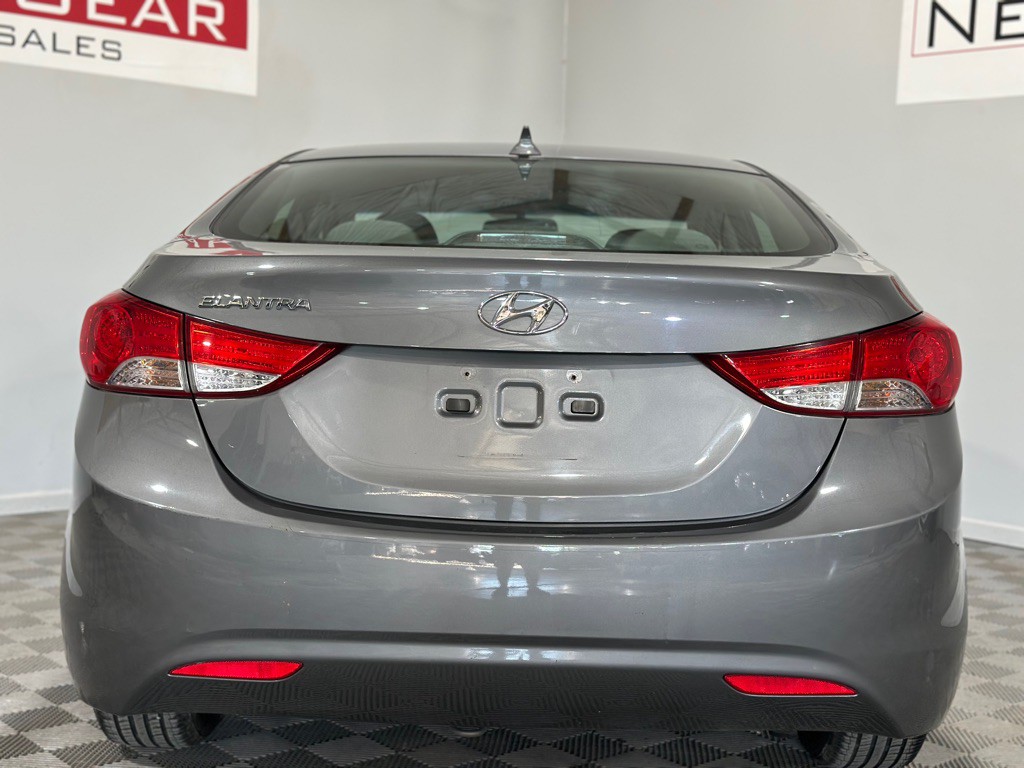 2013 Hyundai Elantra Image 7