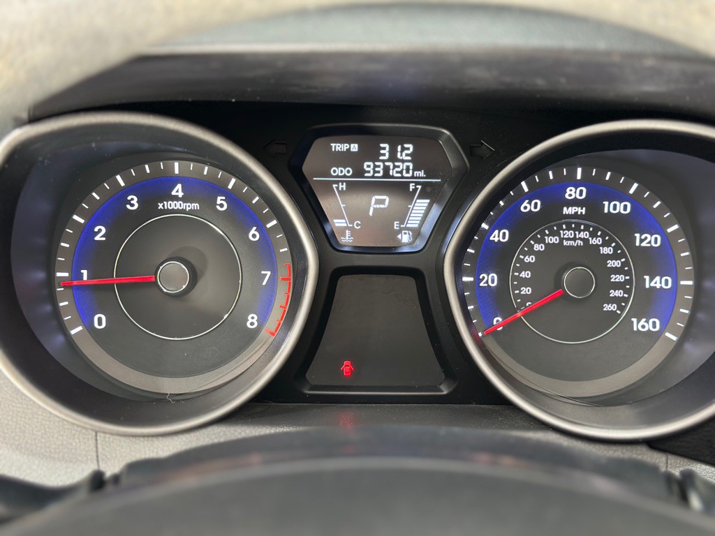 2013 Hyundai Elantra Image 12