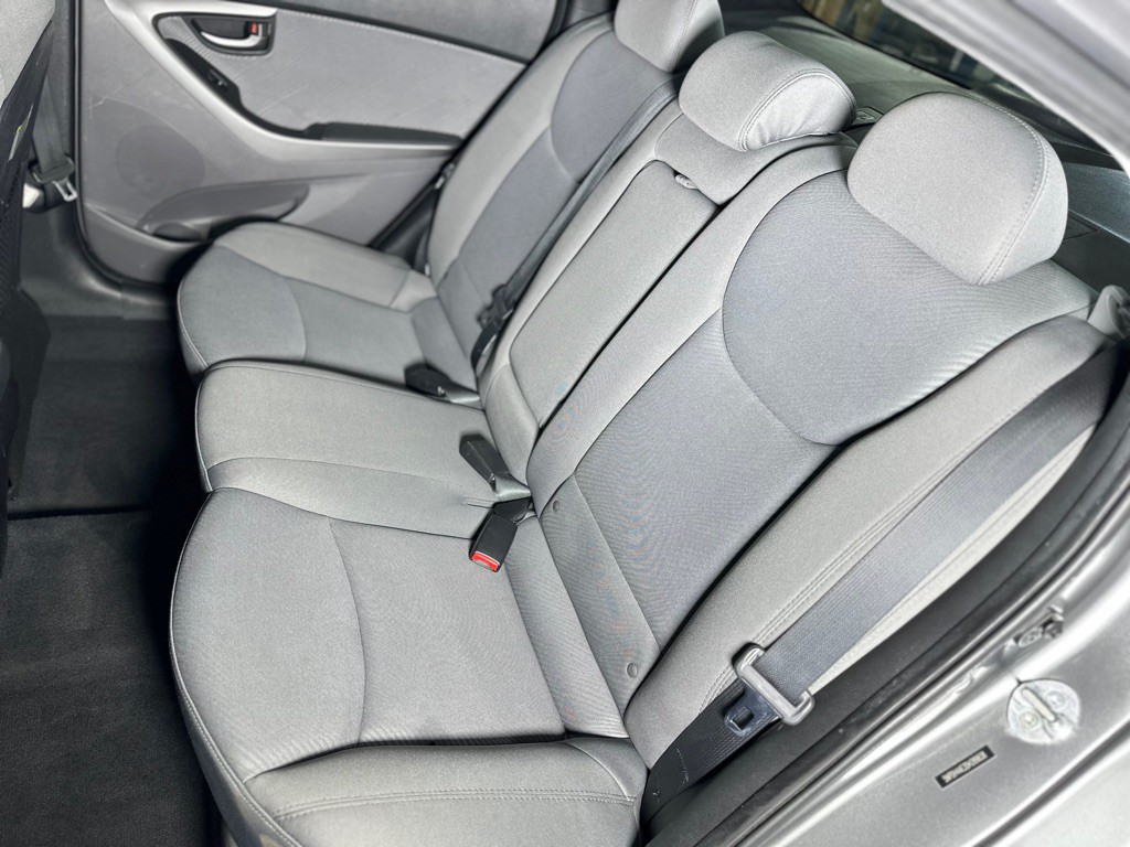 2013 Hyundai Elantra Image 20