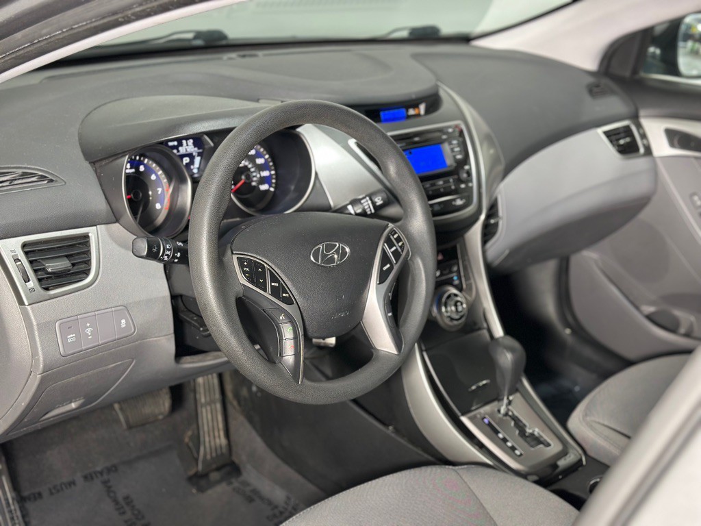 2013 Hyundai Elantra Image 21