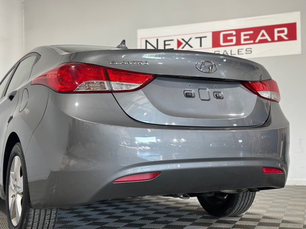 2013 Hyundai Elantra Image 27