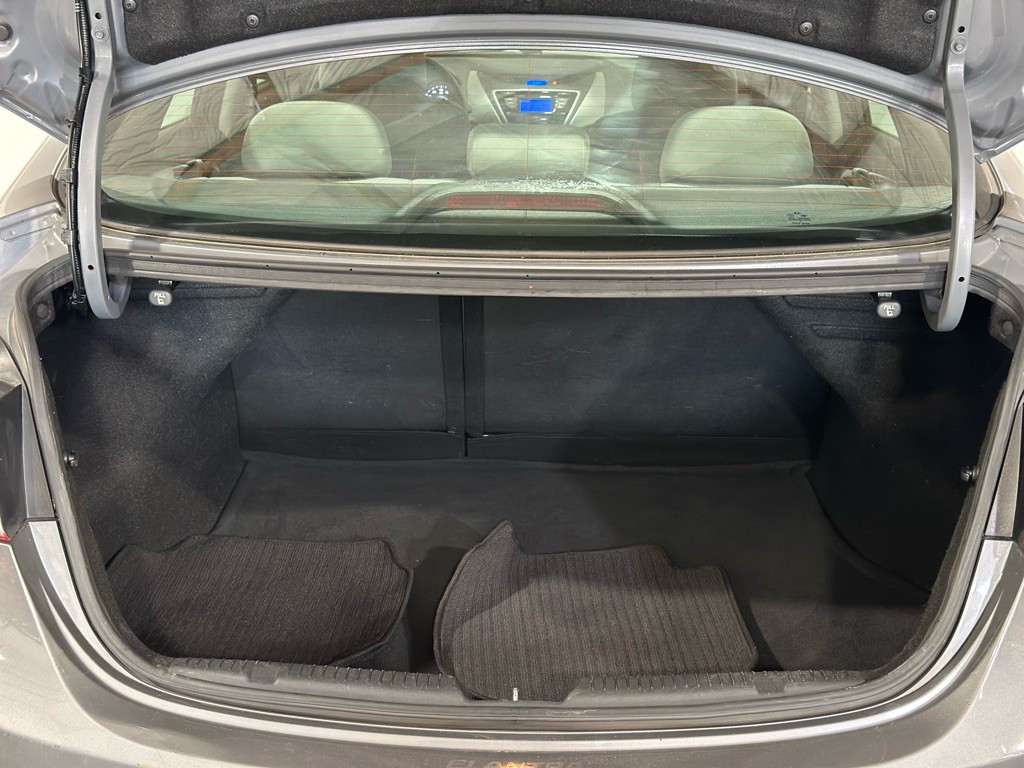 2013 Hyundai Elantra Image 29