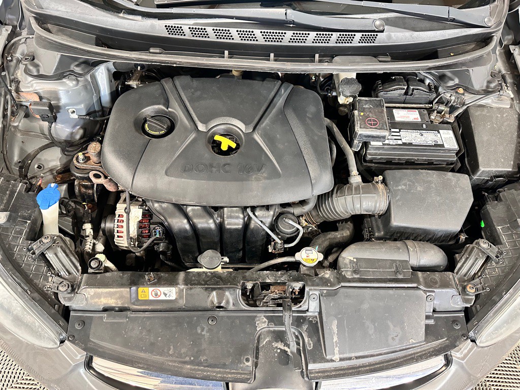 2013 Hyundai Elantra Image 31