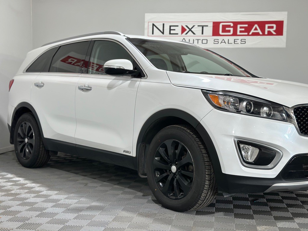 2016 Kia Sorento Image 2