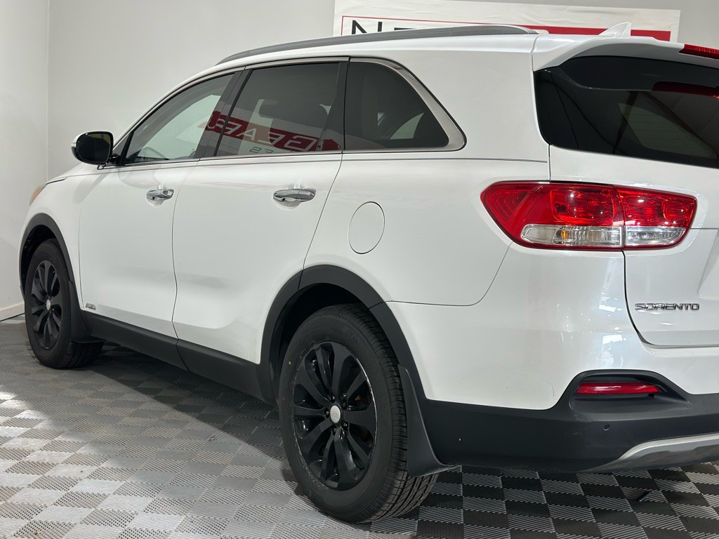 2016 Kia Sorento Image 8