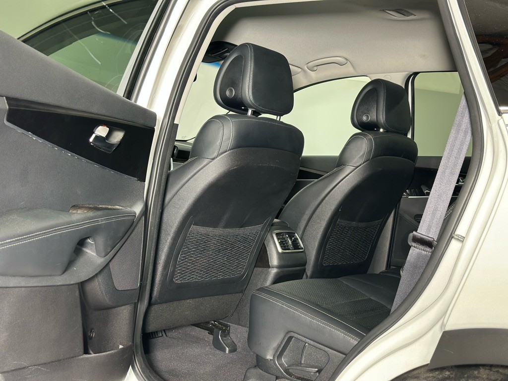 2016 Kia Sorento Image 12