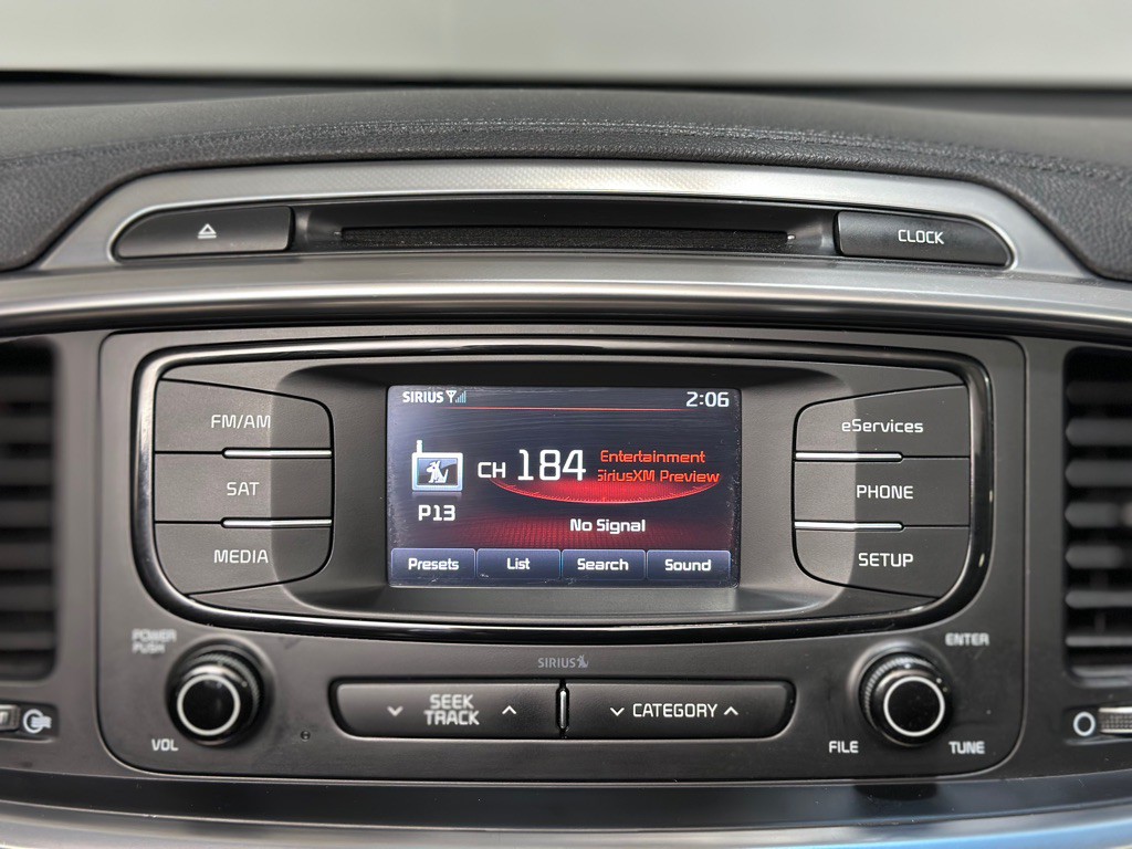 2016 Kia Sorento Image 17