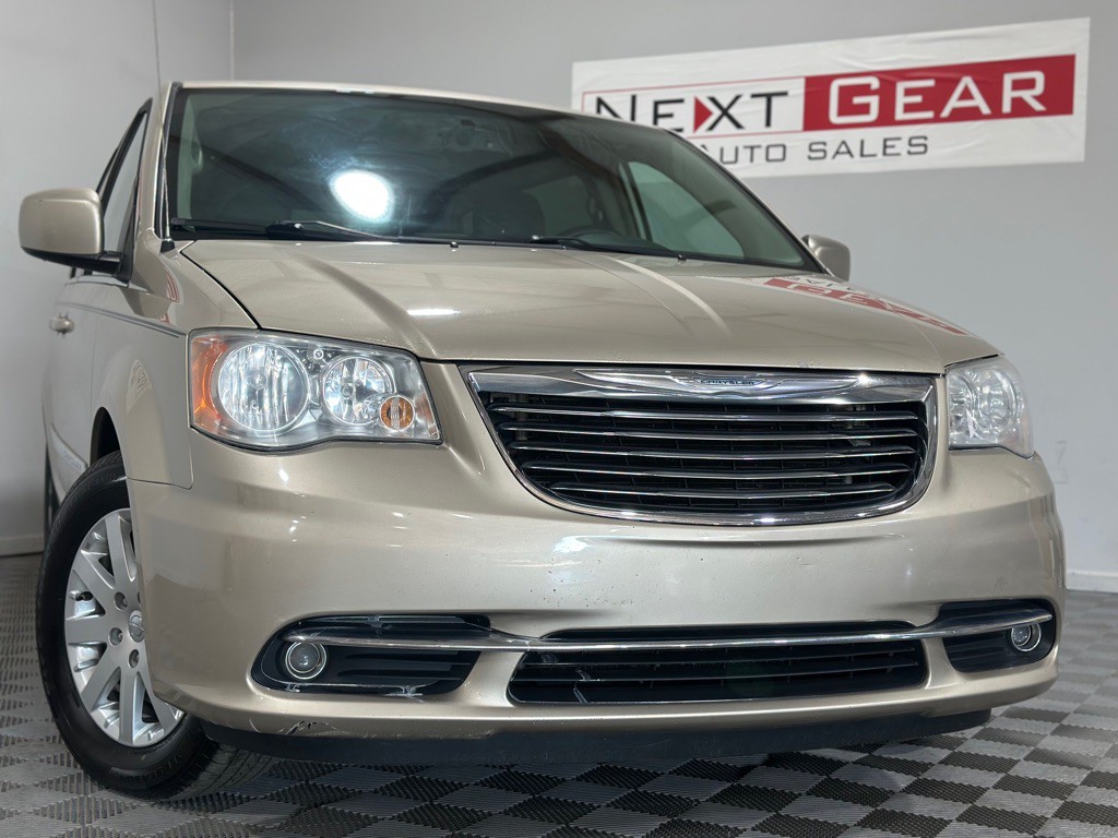 2014 Chrysler Town & Country Image 4