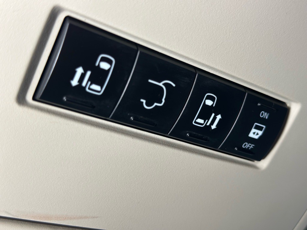 2014 Chrysler Town & Country Image 23