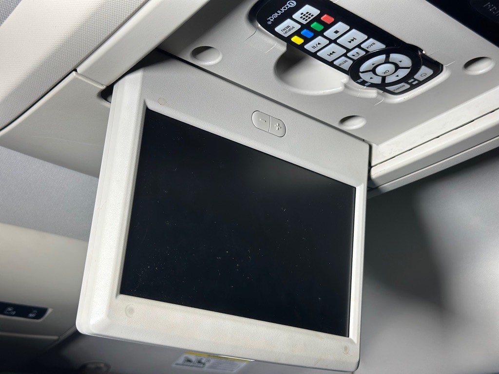 2014 Chrysler Town & Country Image 24