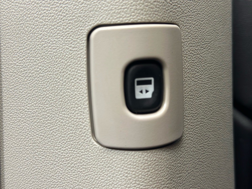 2014 Chrysler Town & Country Image 34