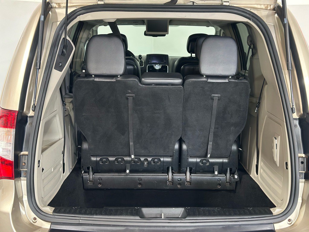 2014 Chrysler Town & Country Image 37