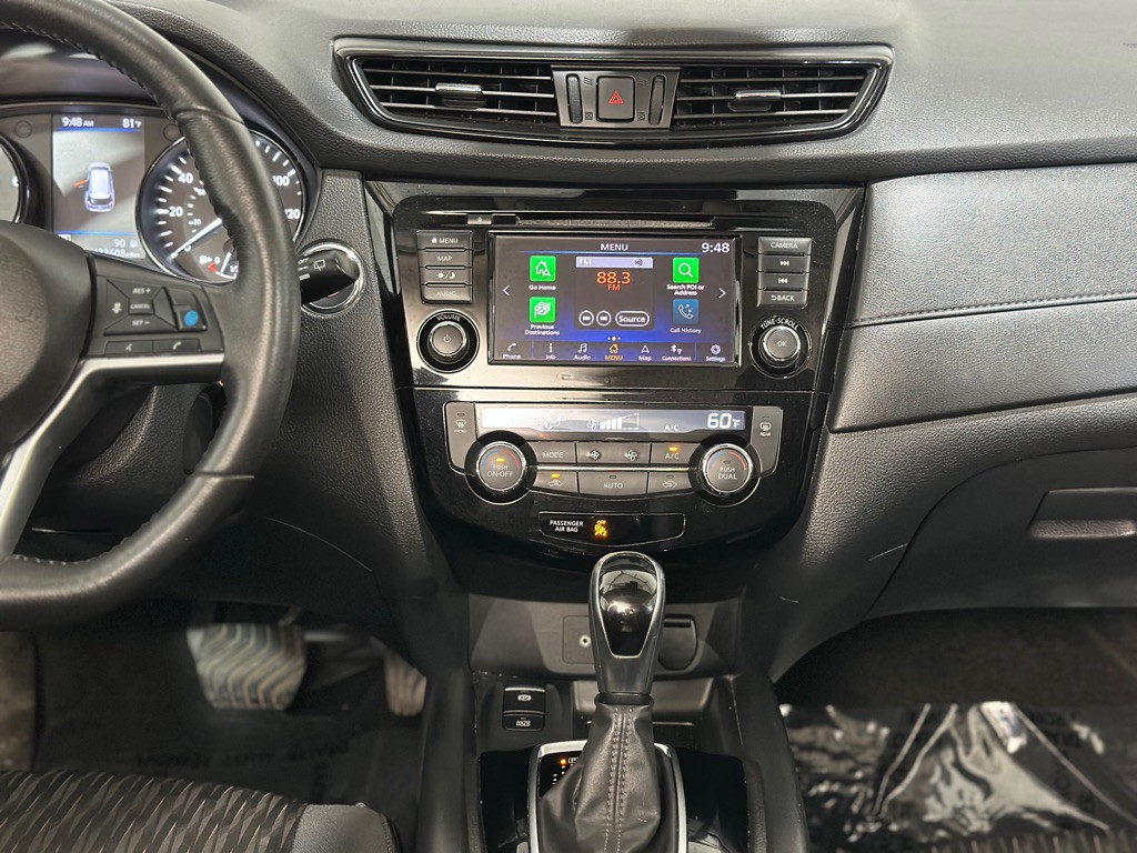 2019 Nissan Rogue Image 16