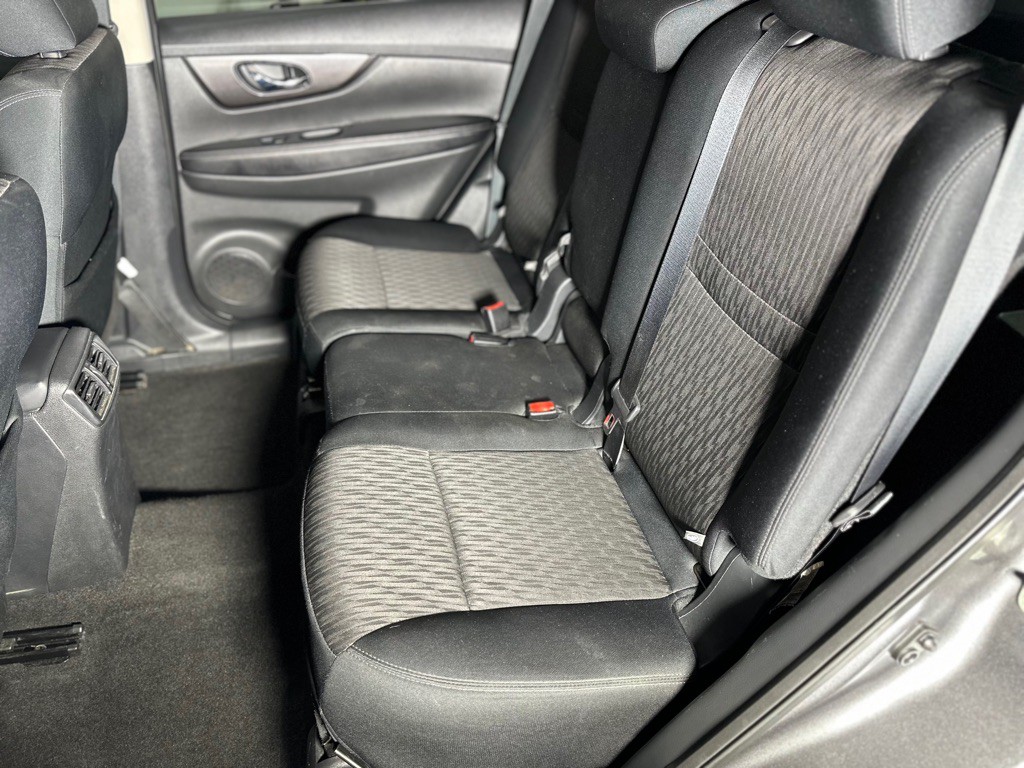 2019 Nissan Rogue Image 30