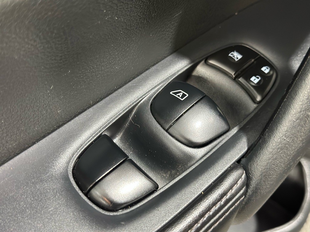 2019 Nissan Rogue Image 36