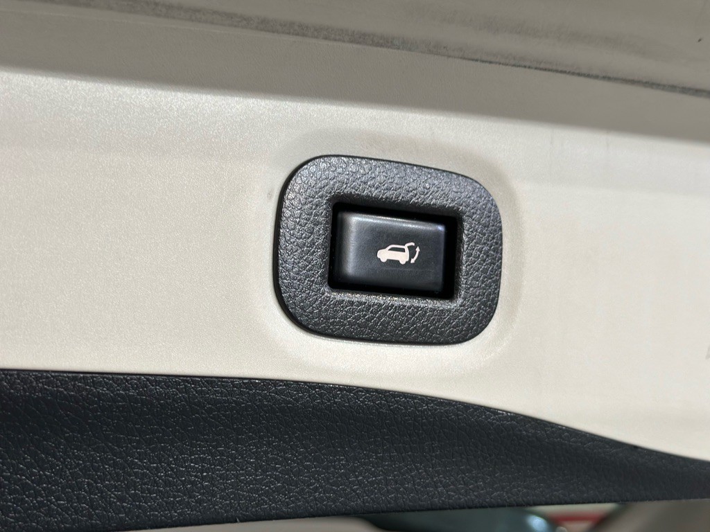 2019 Nissan Rogue Image 40
