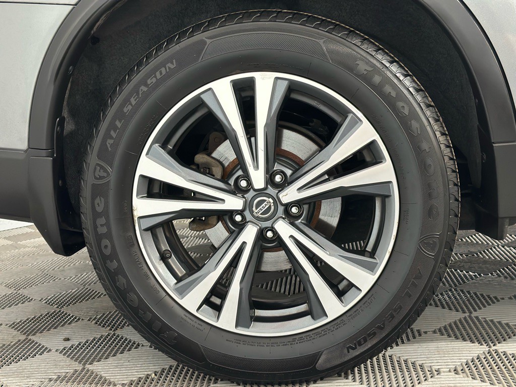 2019 Nissan Rogue Image 45