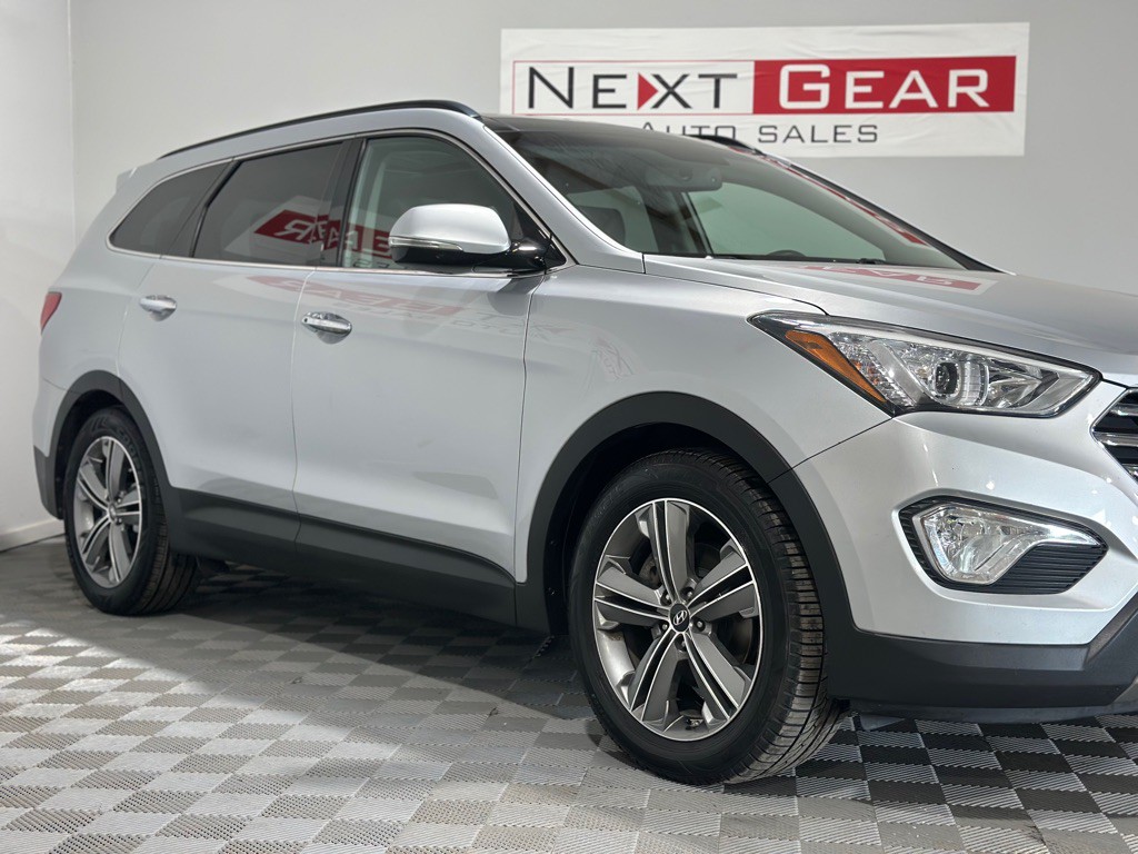 2014 Hyundai Santa Fe Image 2