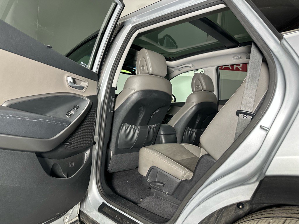 2014 Hyundai Santa Fe Image 13