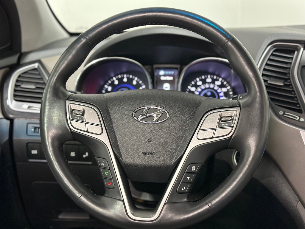 2014 Hyundai Santa Fe Image 16