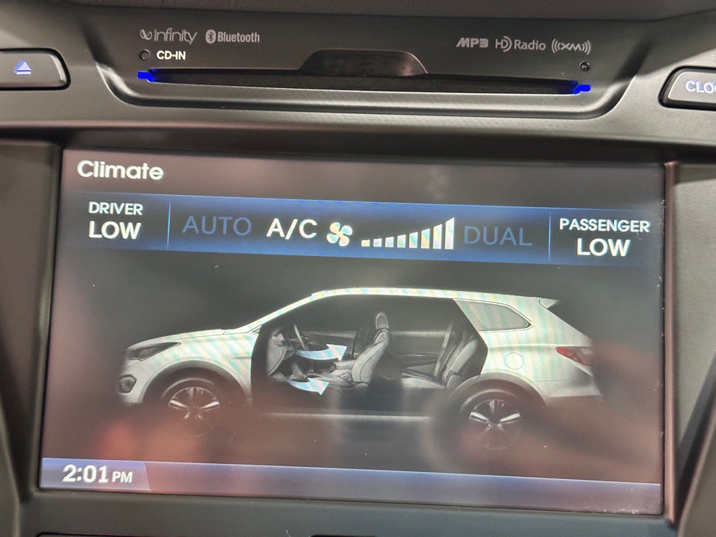 2014 Hyundai Santa Fe Image 21