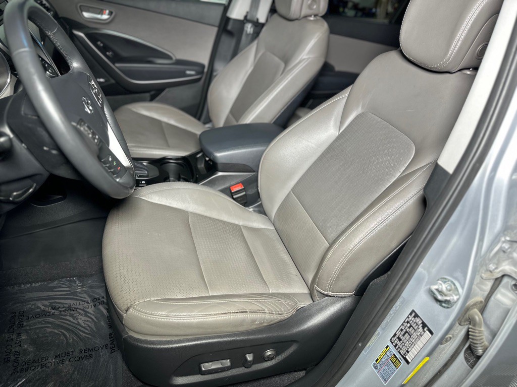2014 Hyundai Santa Fe Image 32