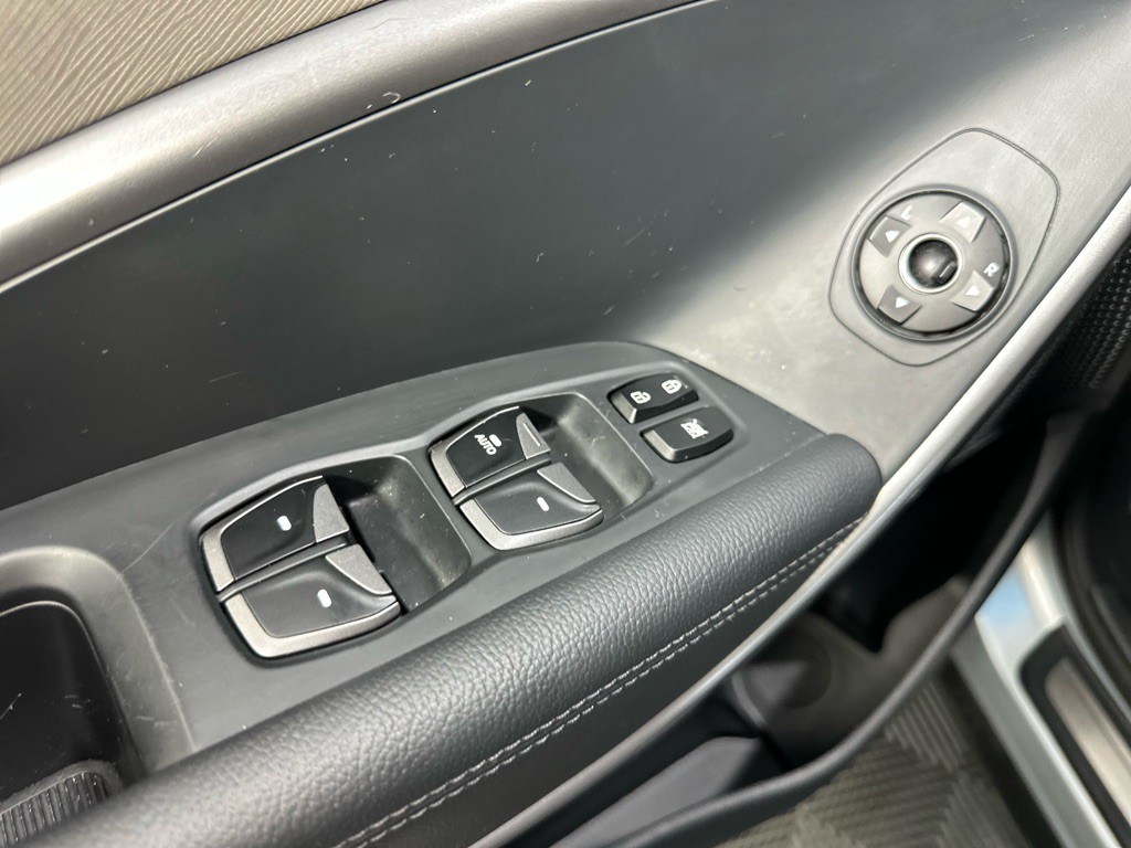 2014 Hyundai Santa Fe Image 40