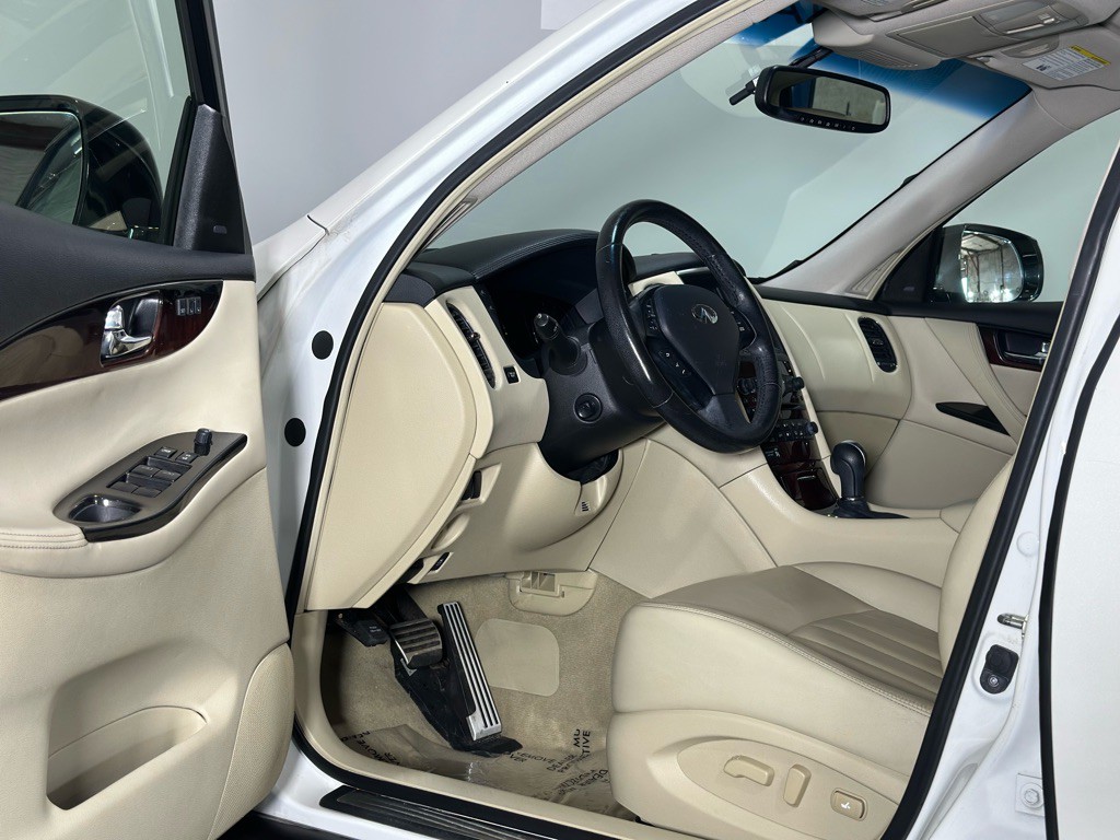 2017 INFINITI QX50 Image 9